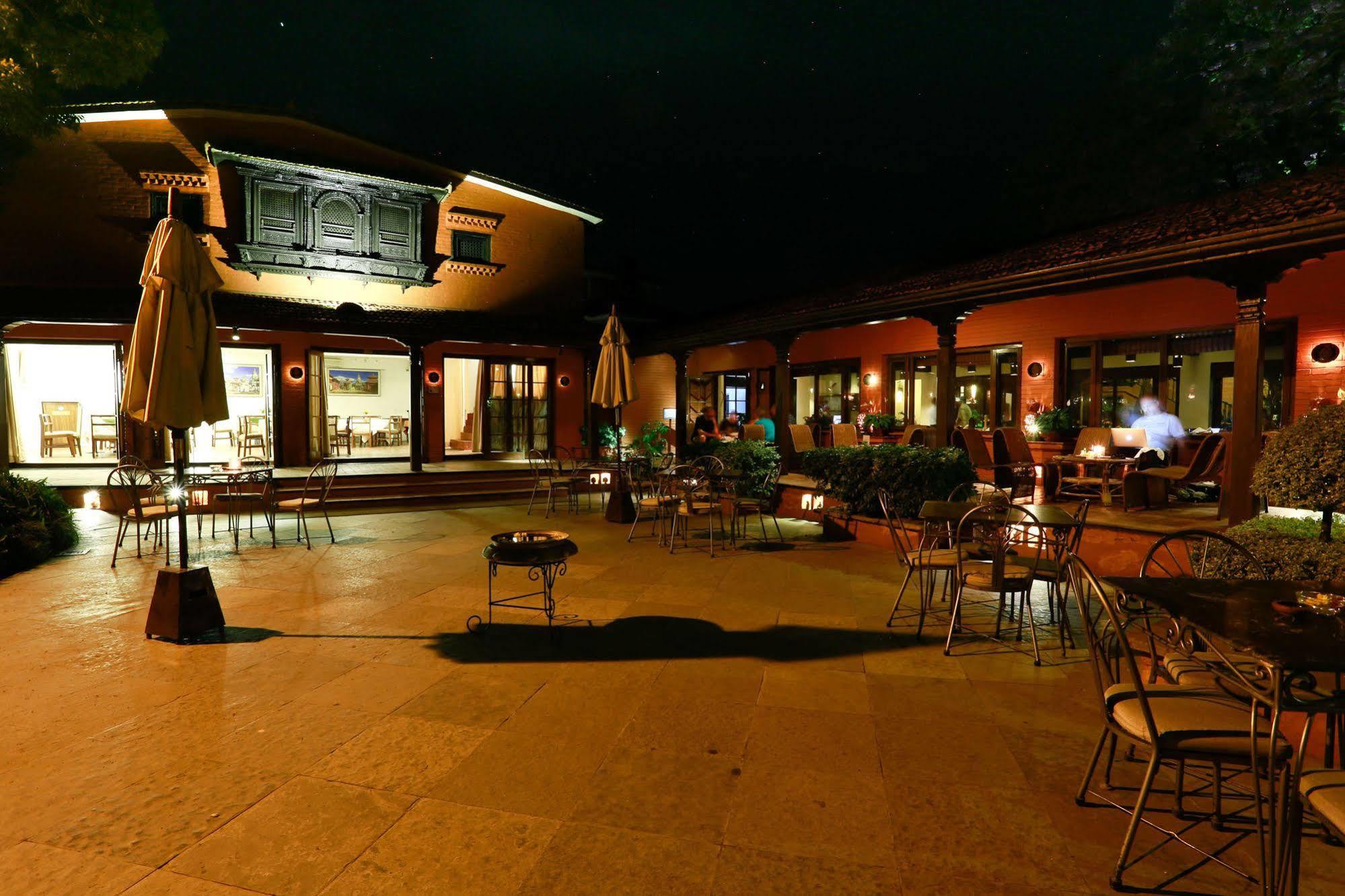 Summit Hotel Lalitpur Dış mekan fotoğraf