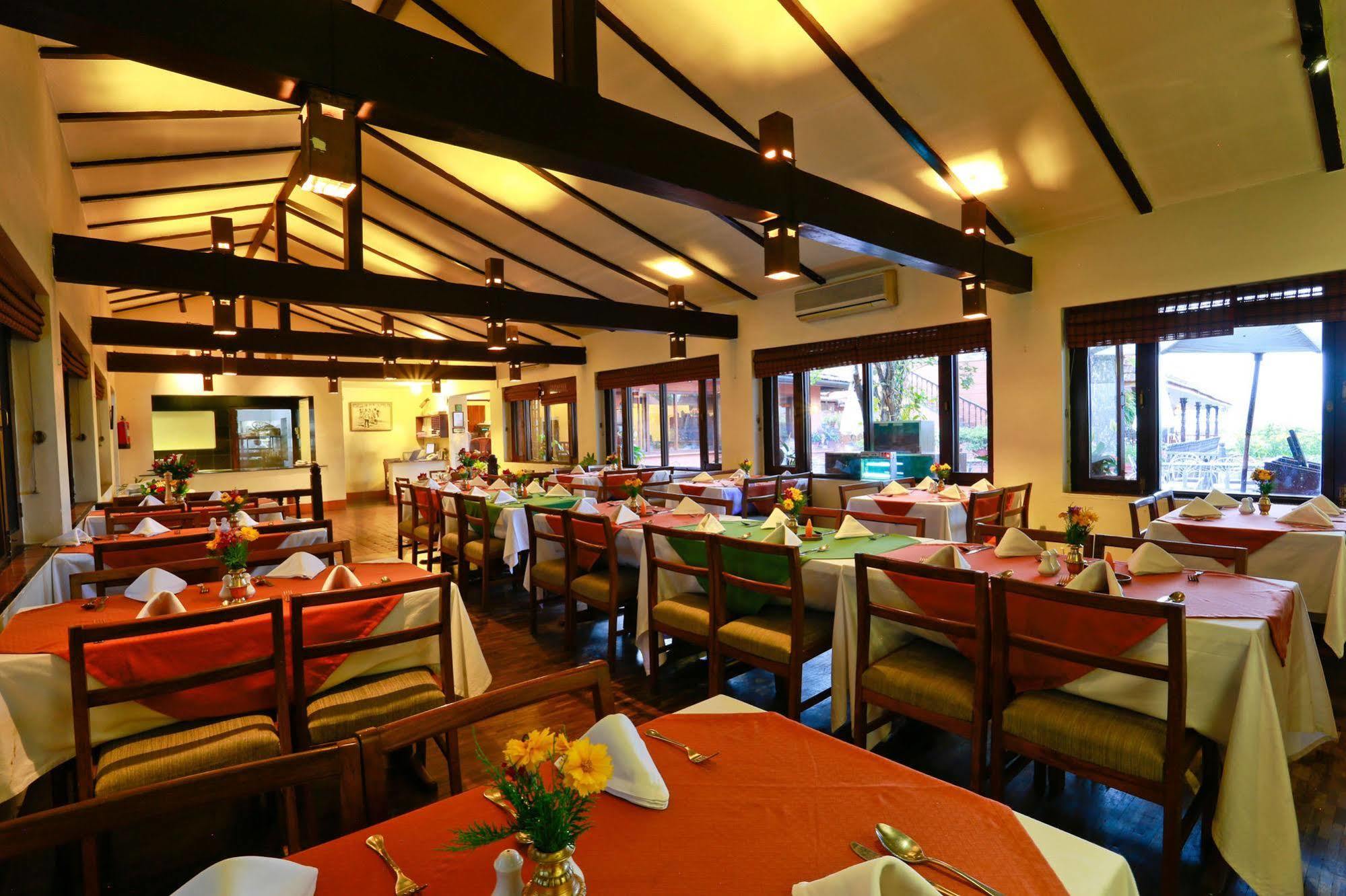 Summit Hotel Lalitpur Dış mekan fotoğraf
